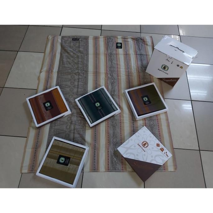 Sarung Gajah Duduk Signature