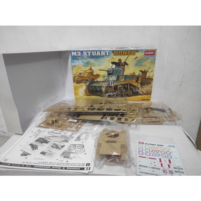 Promo Mainan Rakitan Academy 1/35 M3 Stuart Honey 13270 Terlaris