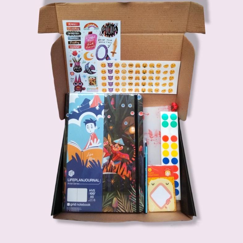 

GRID NOTEBOOK + FREE STICKER + JOURNAL KIT .