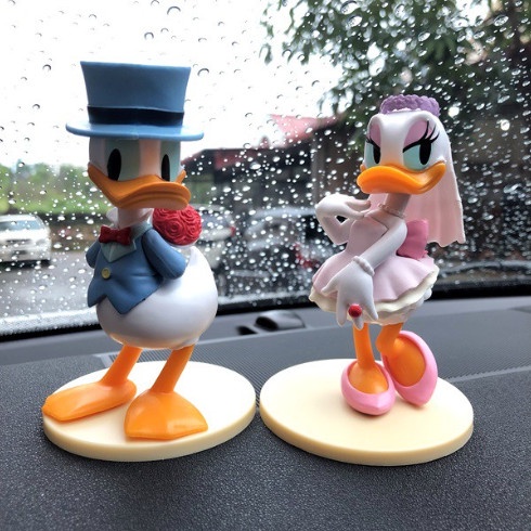 Flash Sale Pajangan Miniatur Figure Donald Daisy Duck Lovers Series Original Disn Terbaru