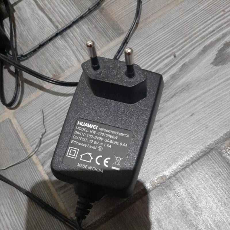 Adaptor 12.volt . 1.5ampere