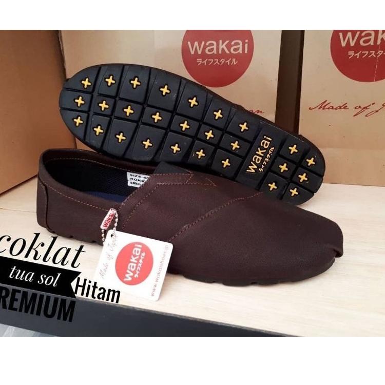 Murah Meriah SEPATU SLIP ON PRIA WANITA WAKAI COKLAT TUA YJA