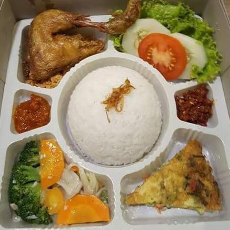 

Dijamin Ori>/ Nasi Box Paket Mewah Halal Higienis Murah dan Terjangkau