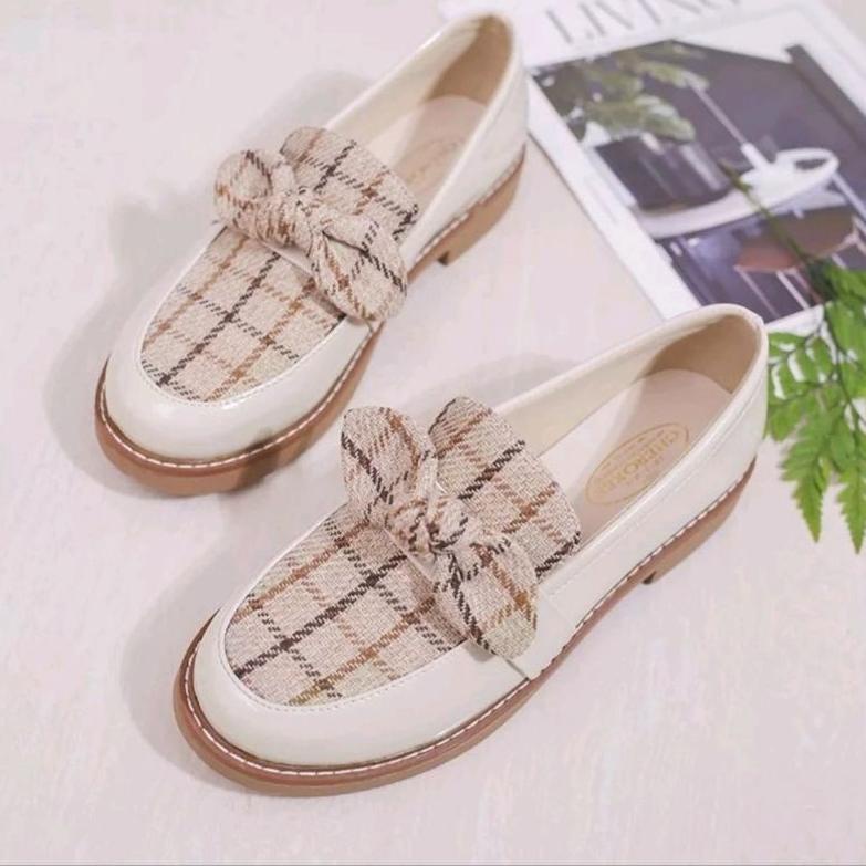 Sale - Sepatu Loafers Wanita Terbaru / Sepatu Docmart Wanita Kekinian Fashion Korea / Sepatu Slip On