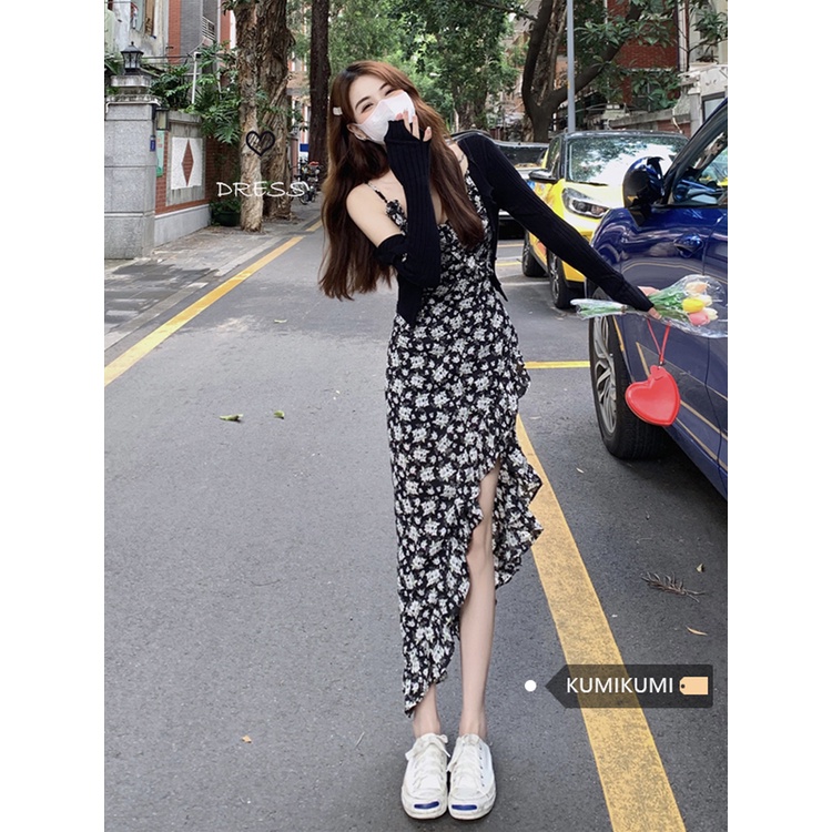 ♧▧gaun musim panas pantai hitam Perancis retro bunga rok musim panas perempuan temperamen gaun pinggang suspender rok desain rasa celah rok panjang