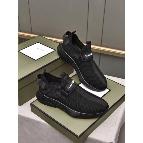 sepatu pria sneaker cowok slip on Tom Ford terbaru men shoes run away hitam p1shoes mewah