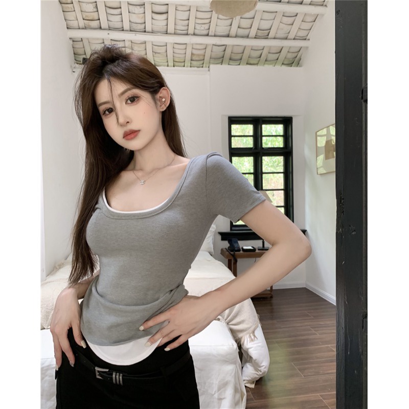 ⊕Suhao kaos import wanita kaos wanita gaya korea lengan pendek kaos pendek perempuan pure desire grey u-neck fake two-piece front shoulder short-sleeve t-shirt women s summer slim and thin irregular short collarbone top