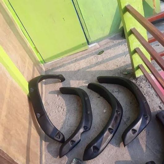 Over Fender Isuzu Panther Pick Up