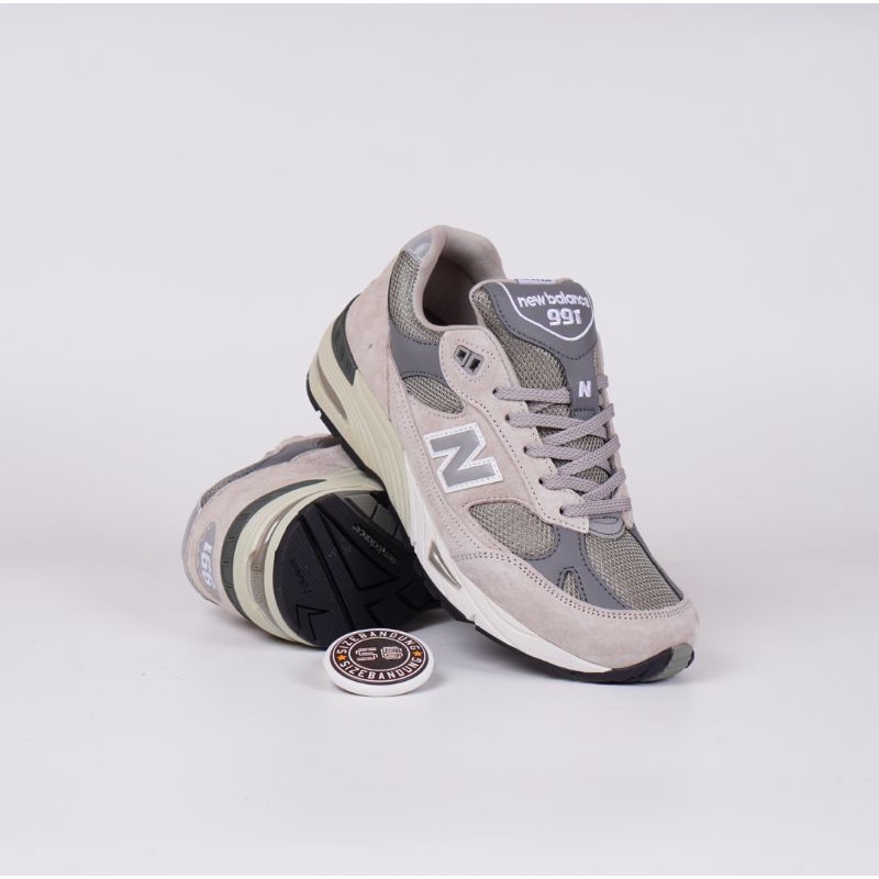 Sepatu New Balance 991 Grey