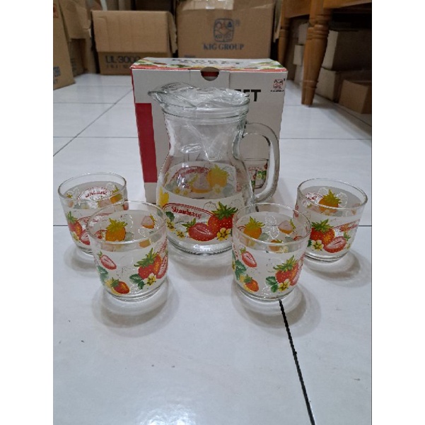 Pitcher Set Motif Strawberry