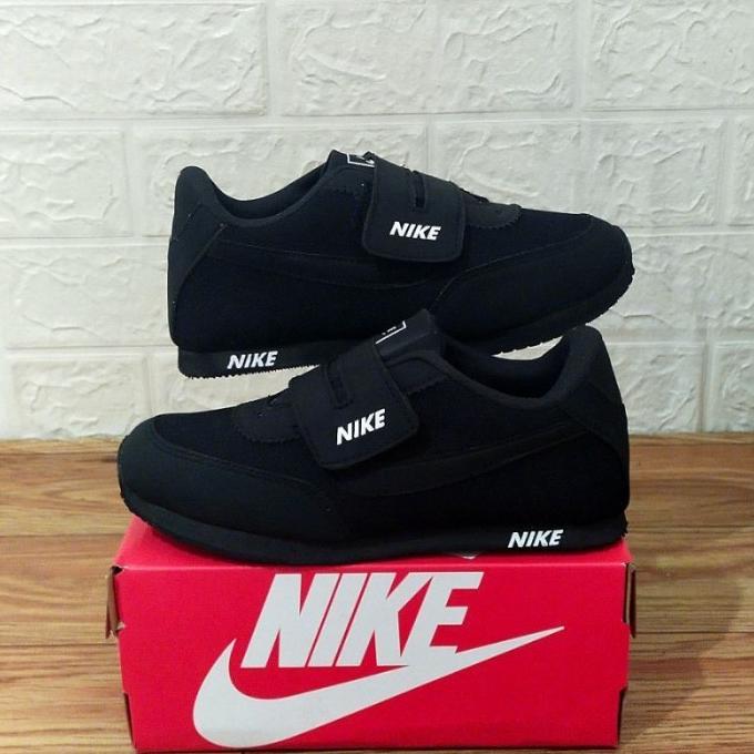 Sepatu Nike Sekolah Anak Laki Laki