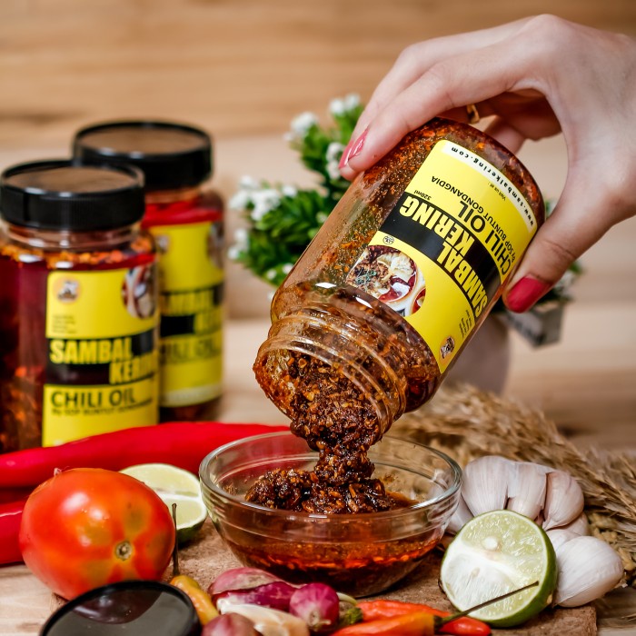 

EXTRA HOT CHILI OIL MINYAK CABE EXTRA PEDAS
