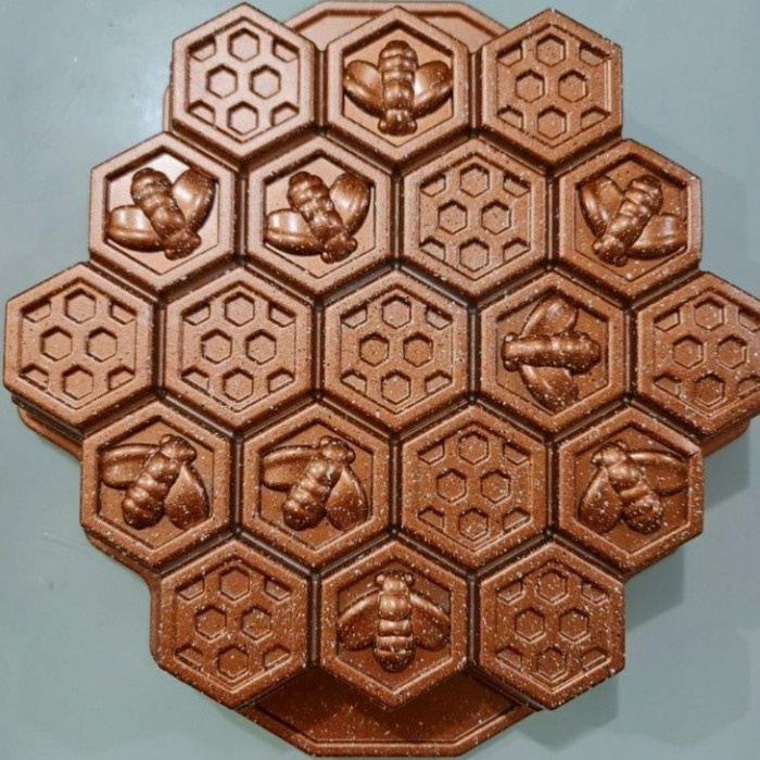 

Loyang Granite Honeycomb Wire Pull Apart / Sarang Lebah Non Stick