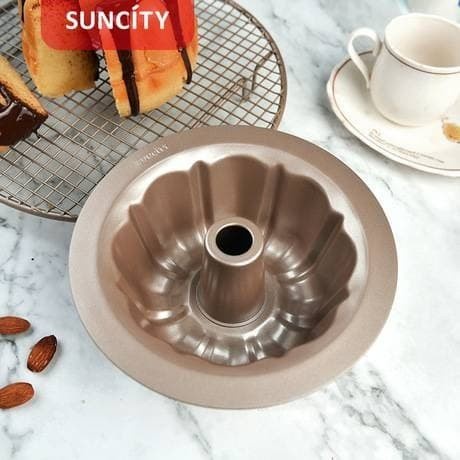 

Suncity Loyang Kue Gugurhoff 7inch/18cm Cake Mould - Rose Gold