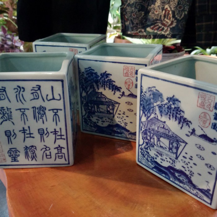 Terlaris Tempat Sendok Garpu Keramik Besar Putih Biru