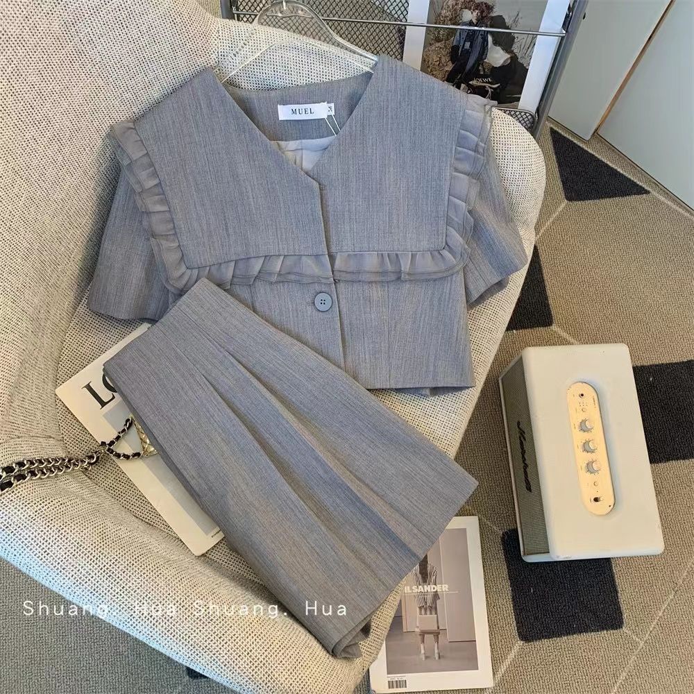 Red Kecil Aroma Cocok untuk Wanita Musim Panas 2023 Baru Fashion High-End Temperamen Top + Celana Pendek Dua Potong set untuk Wanita