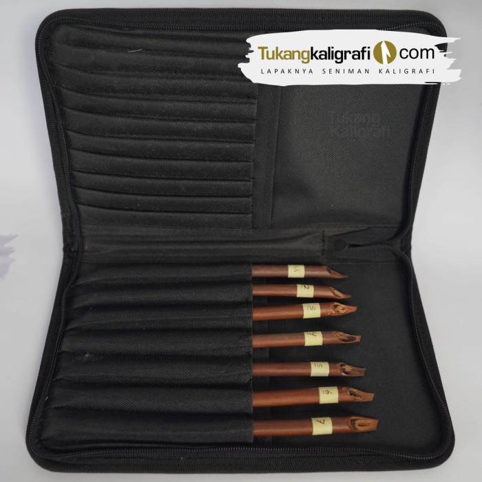 

Terlaris Promo Paket Alat Kaligrafi 1 (Kalam + Tas)