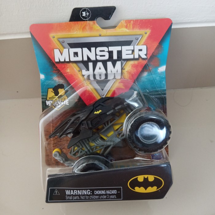 Batman Monster Jam Skala 64 Hitam