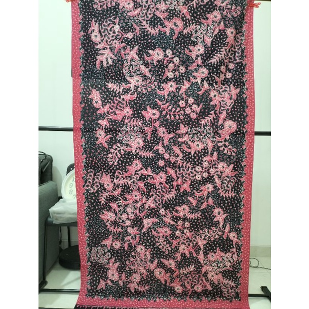 Kain Batik Tulis denga motif bunga pink Katun Primissima