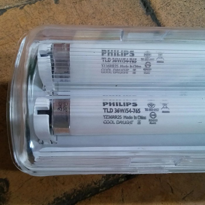 Kap Waterproof 2X36 Watt Komplit Lampu Philips Dan Ballast Philips
