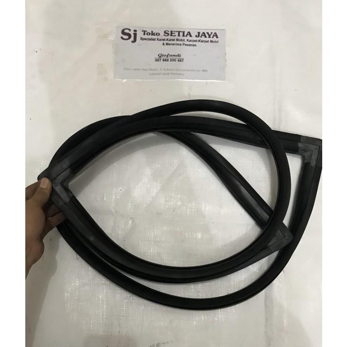 Karet Kaca Belakang Corolla Ke70 / Corolla Dx
