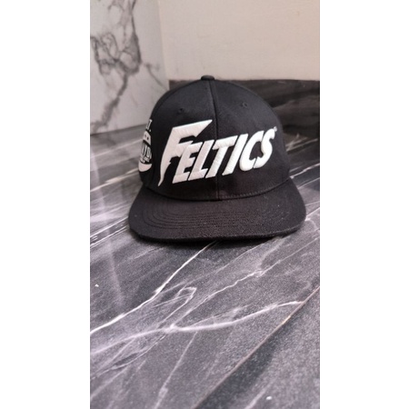 topi feltics
