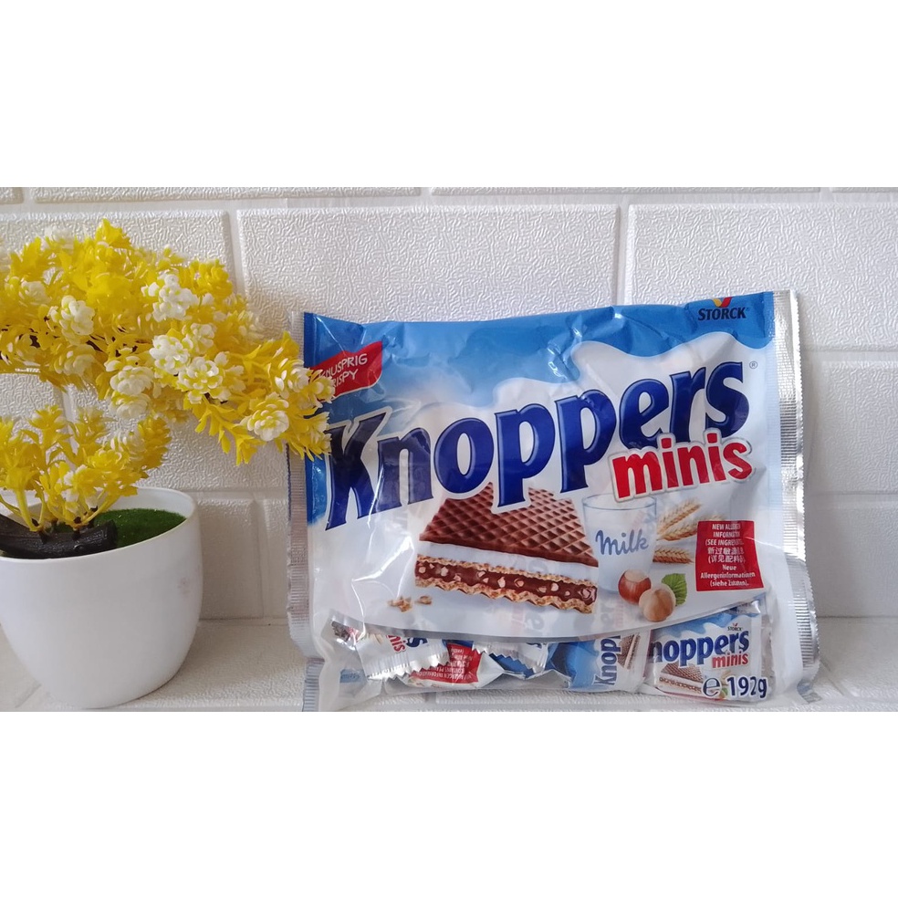 

Model terbaru Knoppers Minis milk 192 gr D7Q