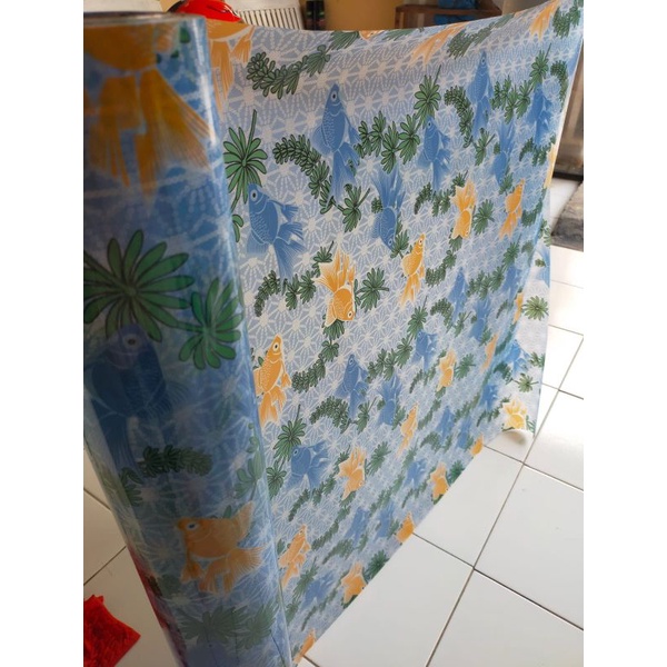 stiker kaca motif ikan biru kuning