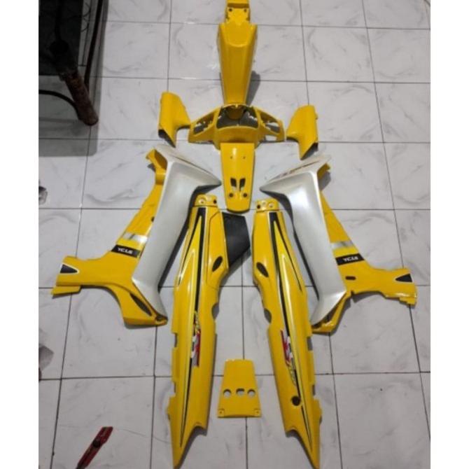 COVER BODY SET HALUS YAMAHA FIZR F1ZR FIZ R F1Z R SSTWO KUNING PUTIH