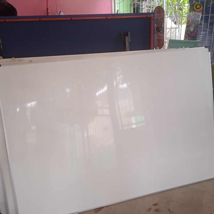 

Terlaris Papan Tulis Whiteboard Gantung Ukuran 90X180