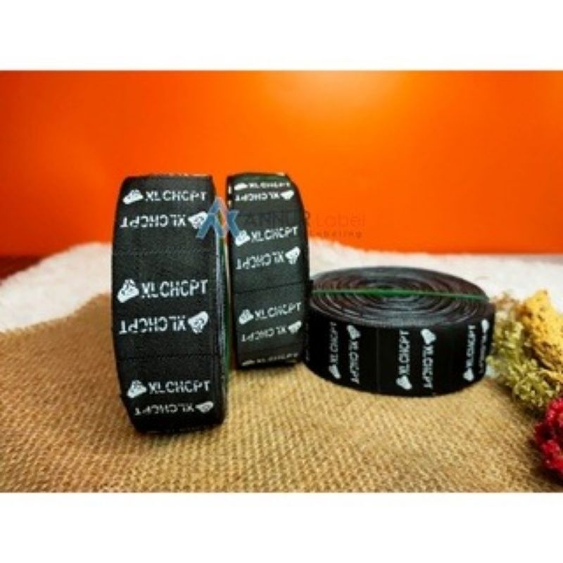 

LABEL WOVEN 2,5X5CM/LABEL WOVEN DAMASK/LABEL HIJAB/LABEL WOVEN BORDIER/LABEL BAJU/LABEL JAKET/LABEL RAJUT