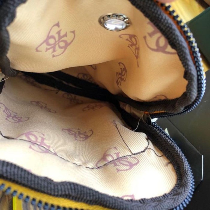 DISKON SPESIAL TAS HP SELEMPANG GUESS WANITA MURAH POUCH GUESS MURAH TAS GUESS BORDIR TERMURAH