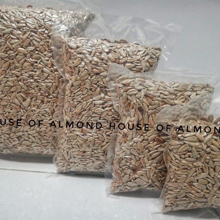 

Sun Flower Seed Roasted 500Gr / Biji Bunga Matahari Kupas(Kuaci)
