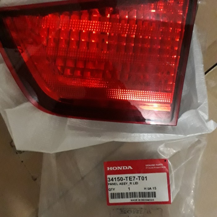 reflektor bagasi belakang mobilio / lampu bagasi mobilio original dhaffastore