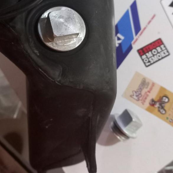 tutup indikator Box oli samping Suzuki Ts125 tutup sensor box oli samping Suzuki TS125 tutup indikat