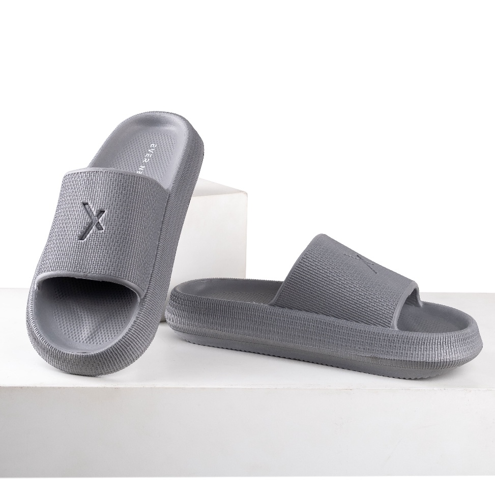 BOOMING. Evernext - Sandal Slippers Pria Yezzy Slip On Slippers Sandal Selop Pria Wanita Sandal Slid
