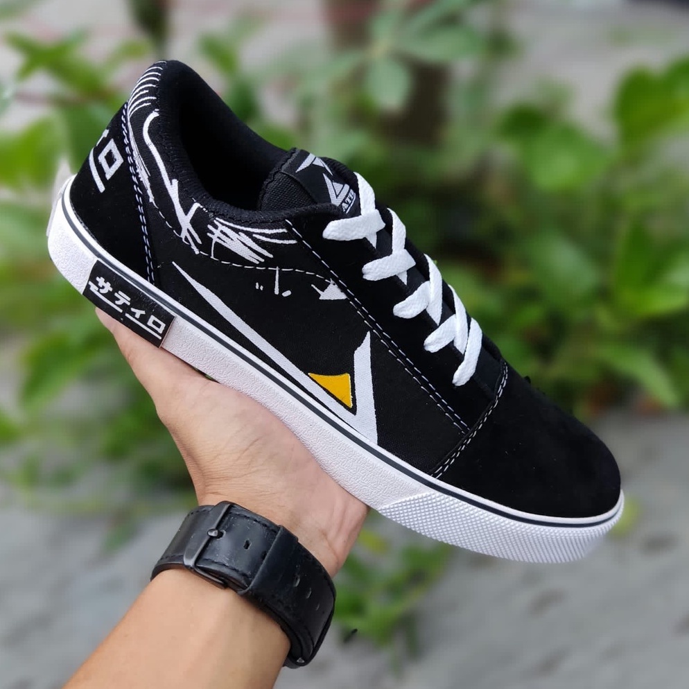 BOOMING. Sepatu sneakers grade orijinal spatu sekolah kuliah model Zatiro Ori White Black keren desi