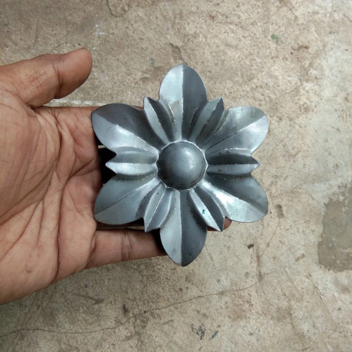 bunga teratai besi plat ornamen tralis pagar besi tempa