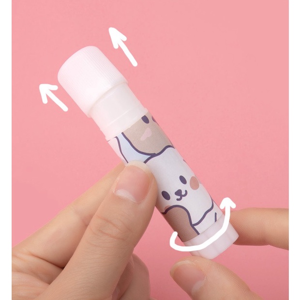 

VKK 4 PCS RANDOM GLUE STICK 15GR / LEM MOTIF KARTUN AT0030 BR5