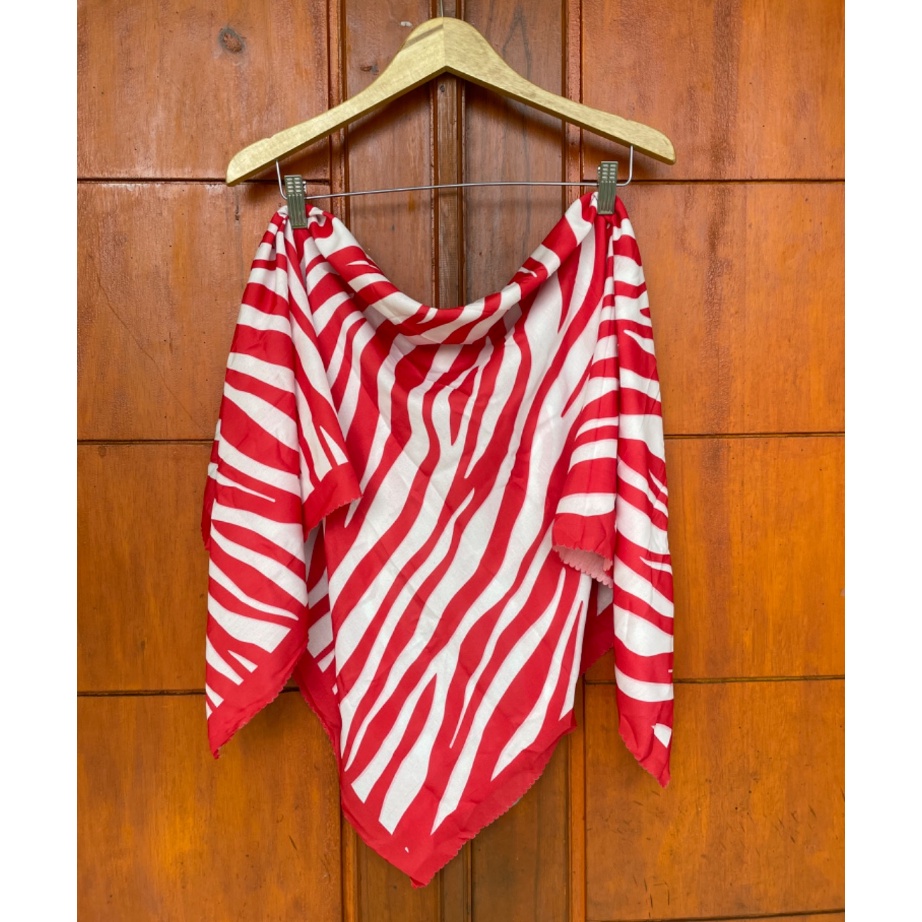 Hijab Segiempat Voal Premium Motif Zebra Merah Putih xtu