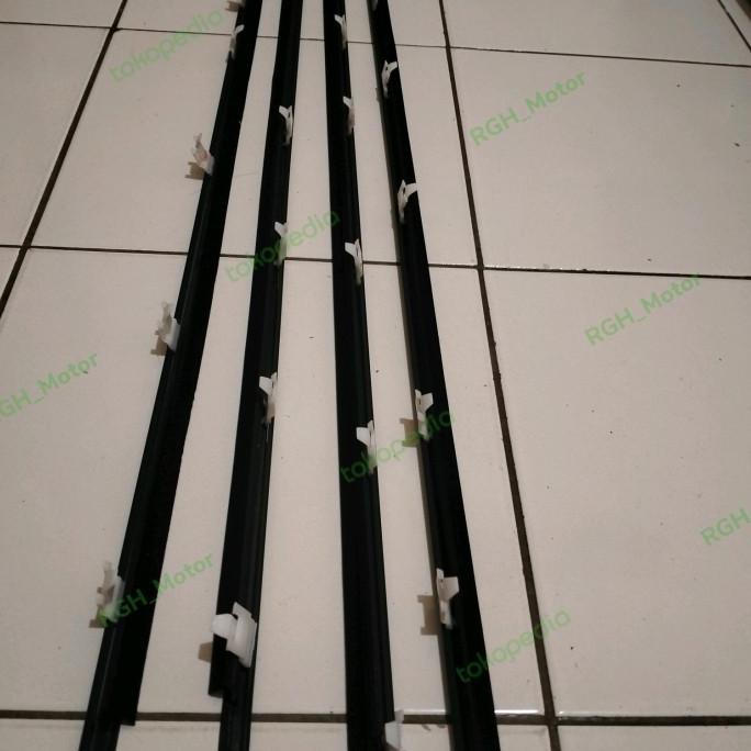 pelipit kaca Avanza /xenia lama 2004/2012