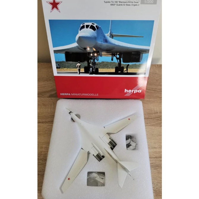 Diecast Pesawat Herpa 1/200 Tu-160 Russian Af (572118)