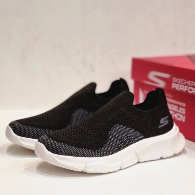 sepatu sekolah anak hitam putih skechers slip on ukuran 26-37