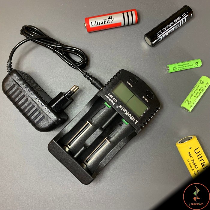 Liitokala Lii-300 1.2V/3.7V Li-Ion & Nimh Lcd Smart Battery Charger