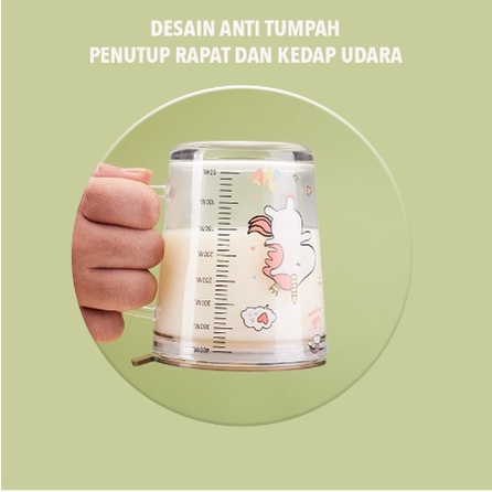 (GS) Gelas Anak Kaca Bening Dengan Gagang Dan Tutup AB56 / Gelas Anak Anti Bocor Murah / Gelas Mug Tumbler Motif Imut Free Sedotan