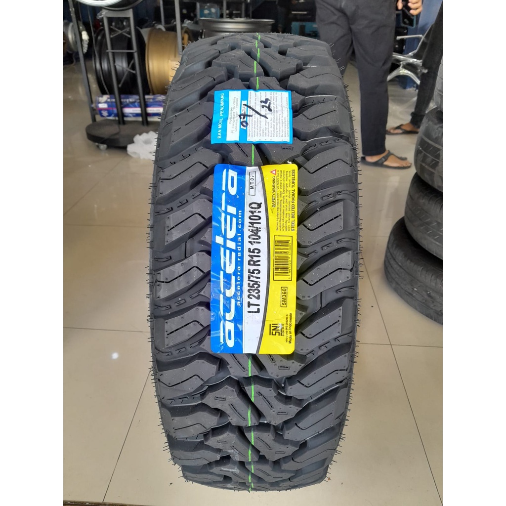 BAN MOBIL OFFROAD RING 15 - BAN ACCELERA 235 75 R15 M/T01 -