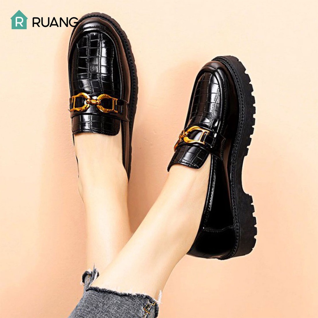 Sepatu Loafers Slip On Wanita Docmart Korea Fashion Hitam ST044