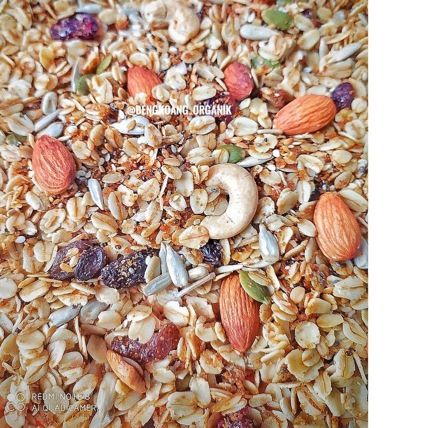 

QualityControl⭐-SUPER GRANOLA 1KG (Vanilla Flavour & 14 MIX) - Rolled Oat, Almond, Cranberry, Cashew, Pumpkin seed, Raisin, Flaxseed
