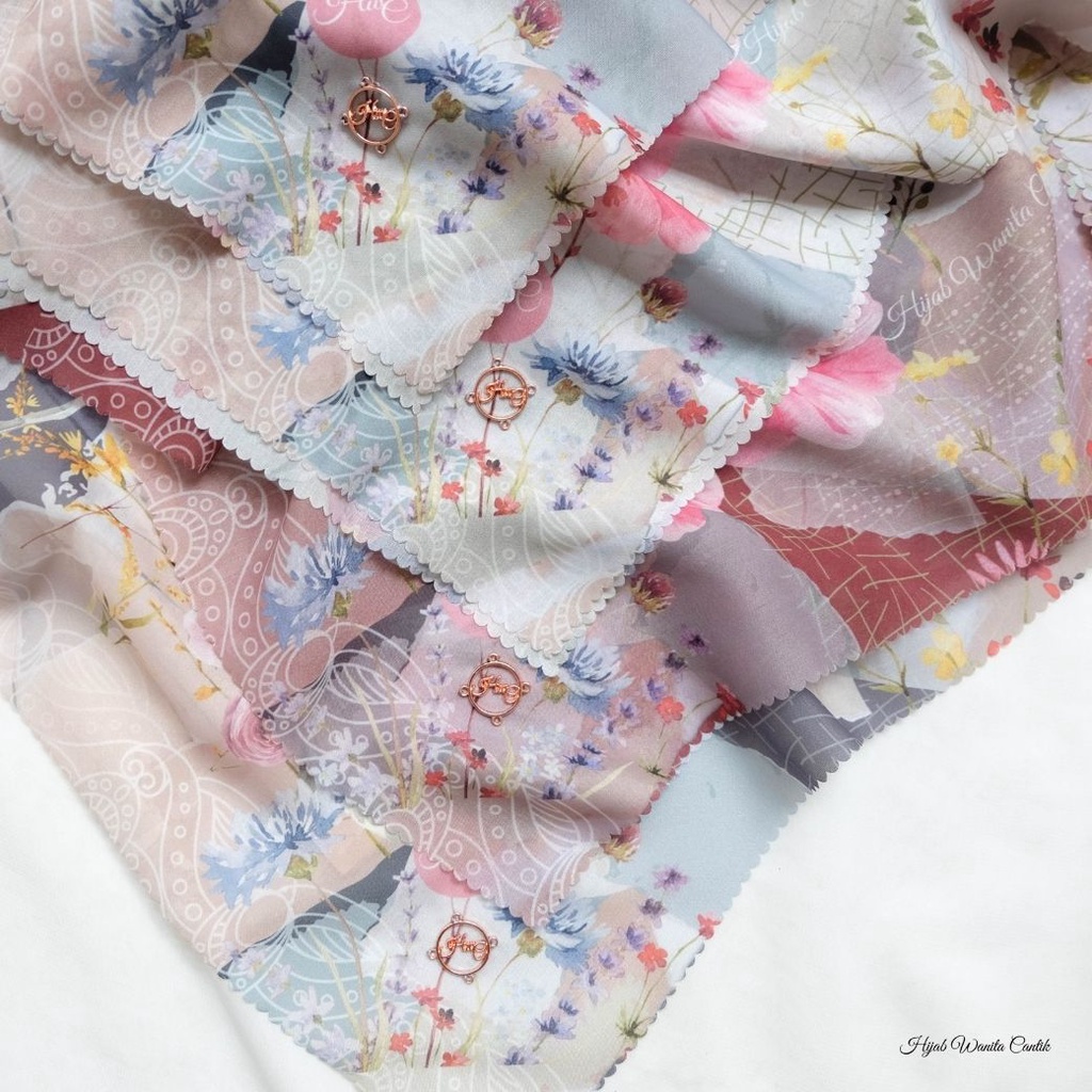 [Beli 2 GRATIS Hadiah] Hijabwanitacantik - Florence Scarf | Hijab Voal Segiempat Printing Premium