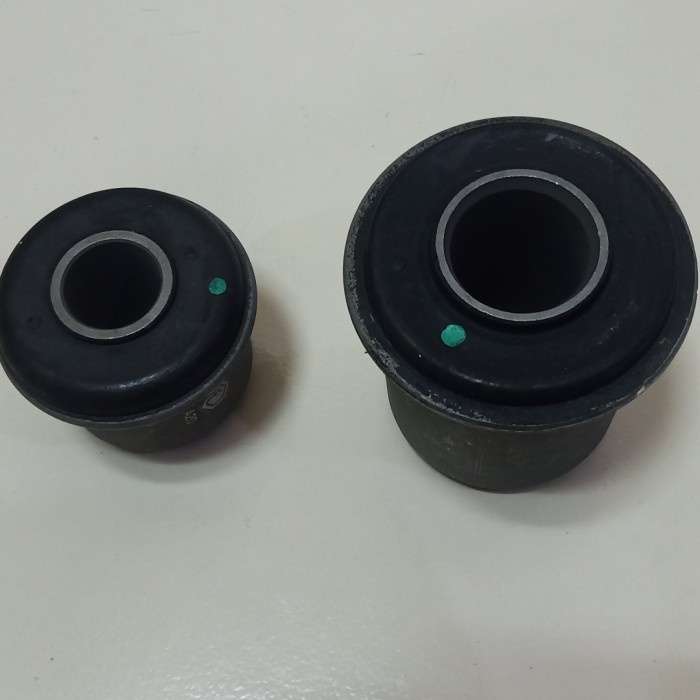 Bushing Upper Arm Hiace Commuter Besar Kecil
